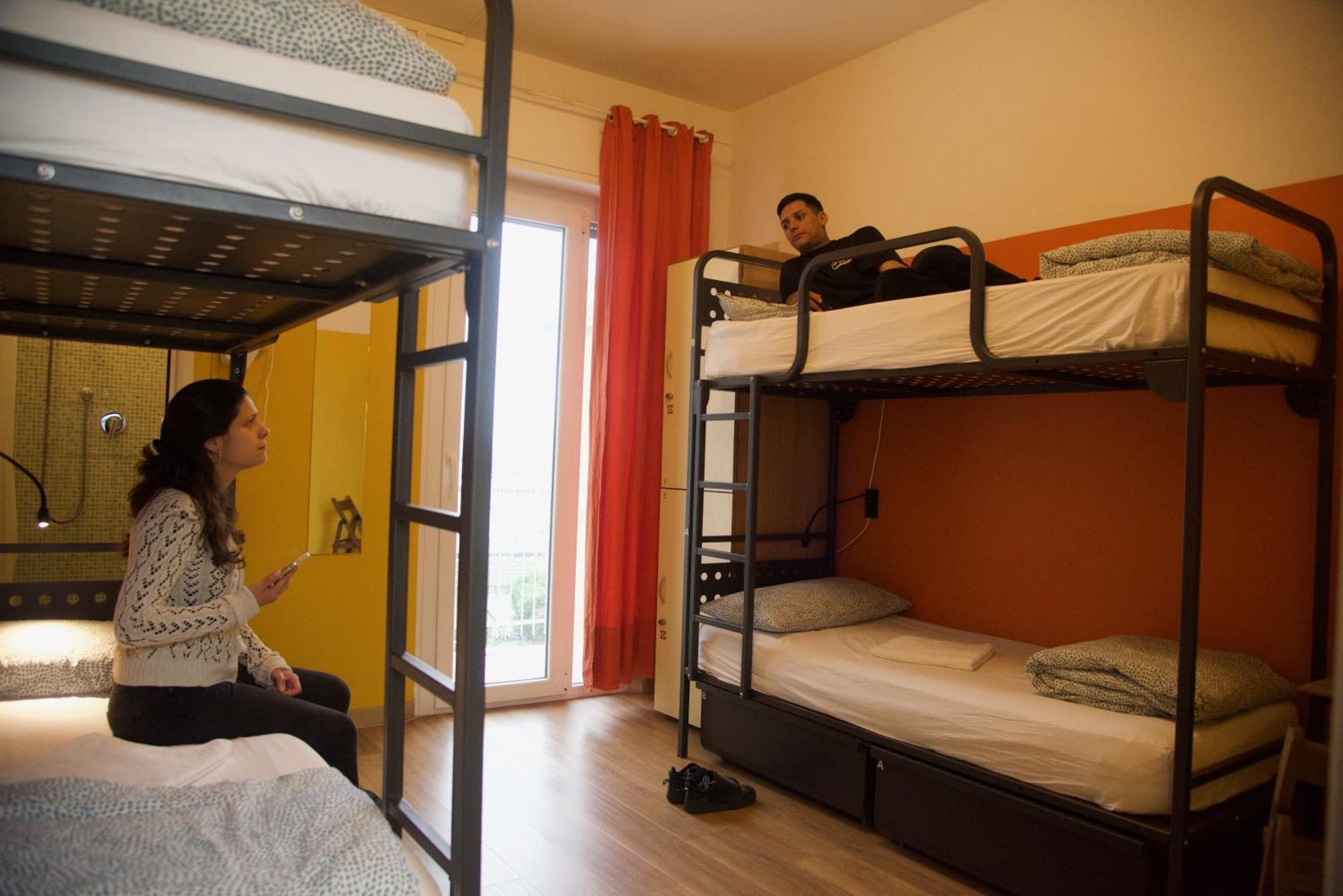 רימיני Sunflower Beach Backpacker Hostel & Bar מראה חיצוני תמונה