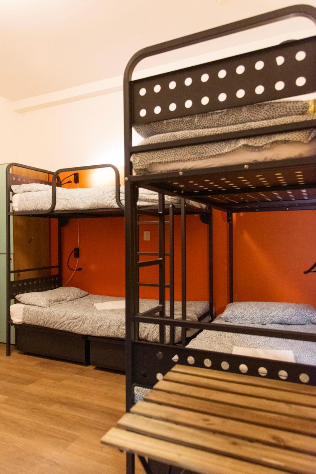 רימיני Sunflower Beach Backpacker Hostel & Bar מראה חיצוני תמונה