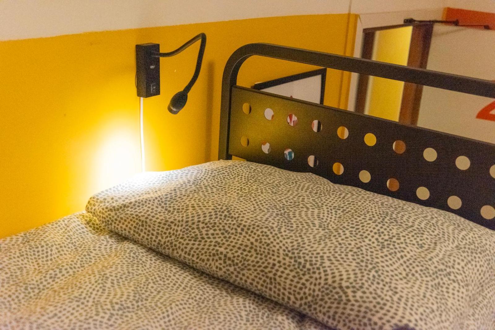 רימיני Sunflower Beach Backpacker Hostel & Bar מראה חיצוני תמונה