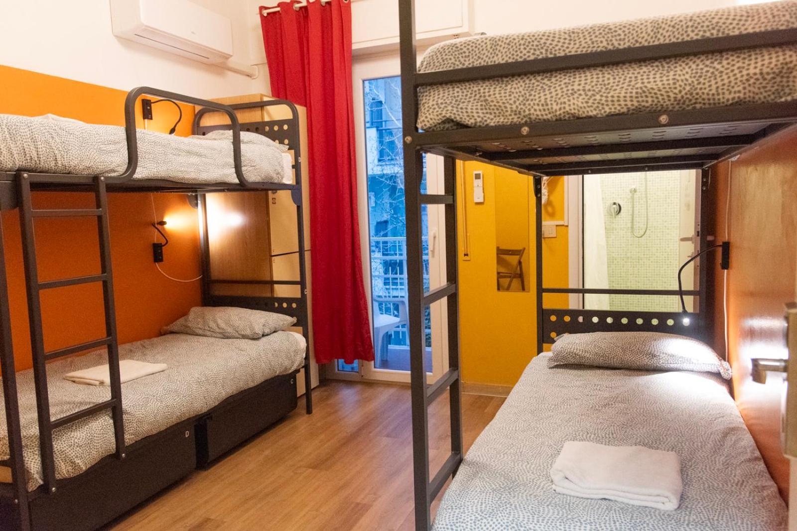 רימיני Sunflower Beach Backpacker Hostel & Bar מראה חיצוני תמונה