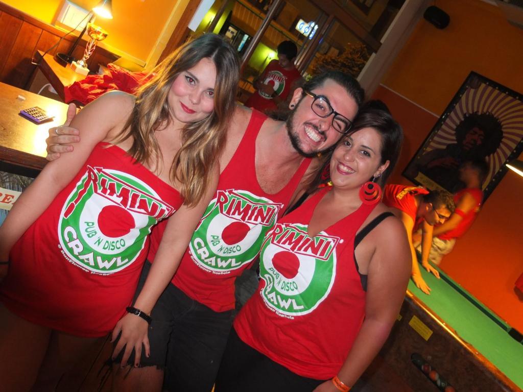 רימיני Sunflower Beach Backpacker Hostel & Bar מראה חיצוני תמונה