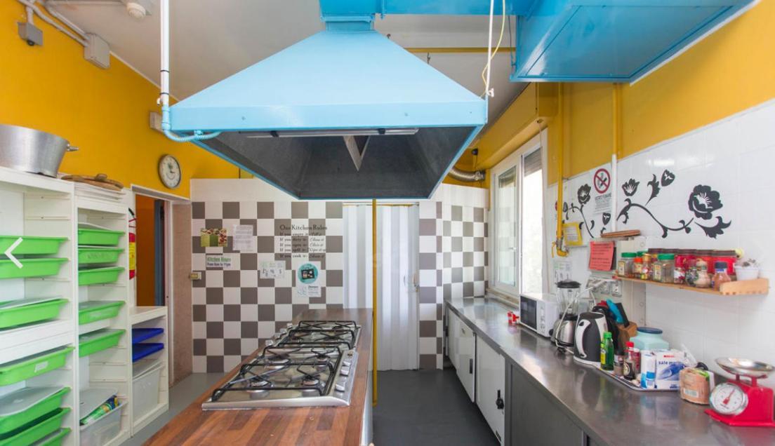 רימיני Sunflower Beach Backpacker Hostel & Bar מראה חיצוני תמונה